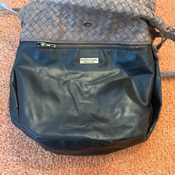 Vintage Bottega Veneta Taupe Intrecciato Buttery Leather Drawstring Hobo Bag - Picture 12 of 16